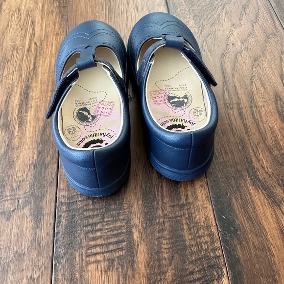 NWOT Livie and Luca Amica T-Strap Mary Janes Navy - Picture 4 of 7